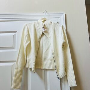 Elegant Cream Zip-Up Turtleneck Sweater